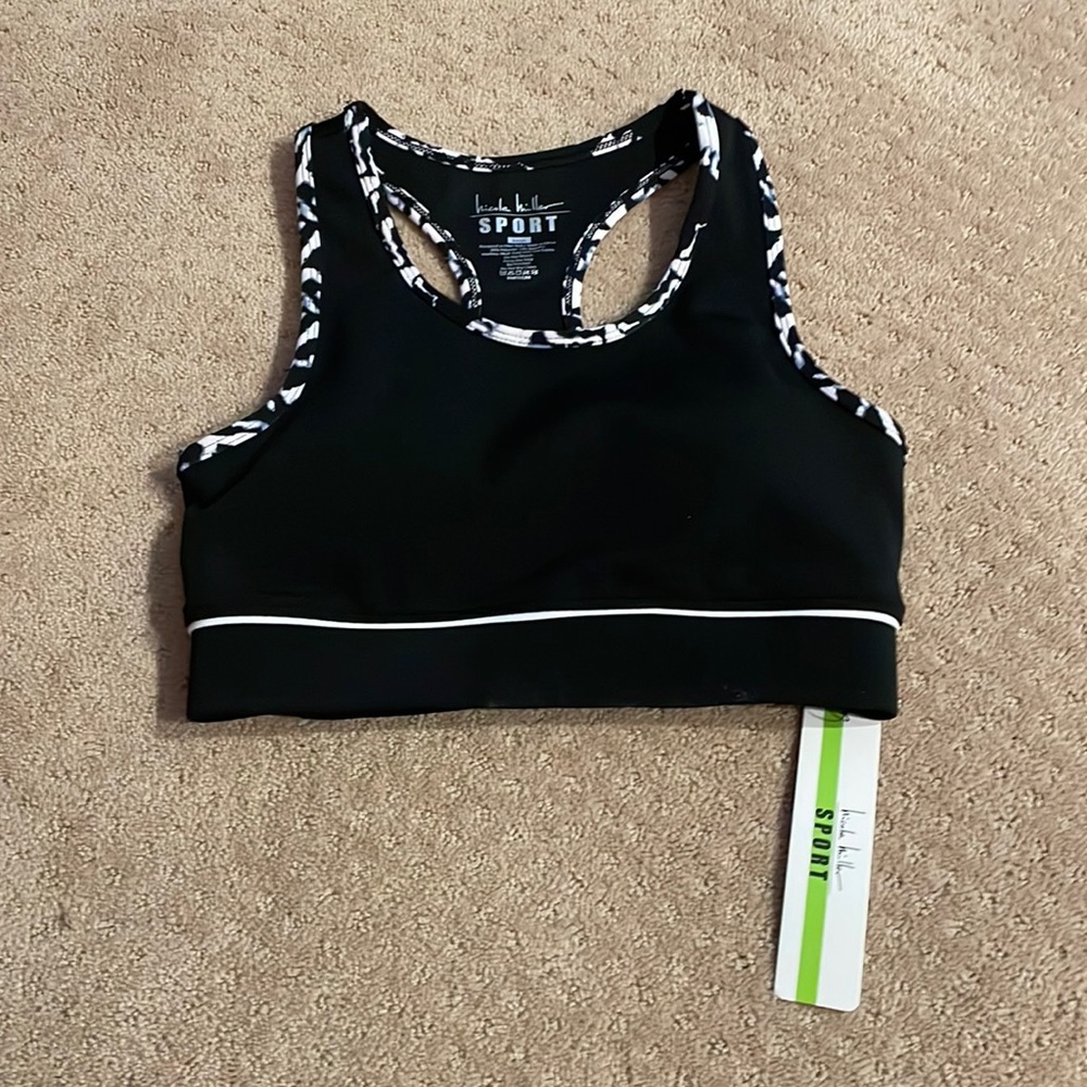 Women’s black sports bra